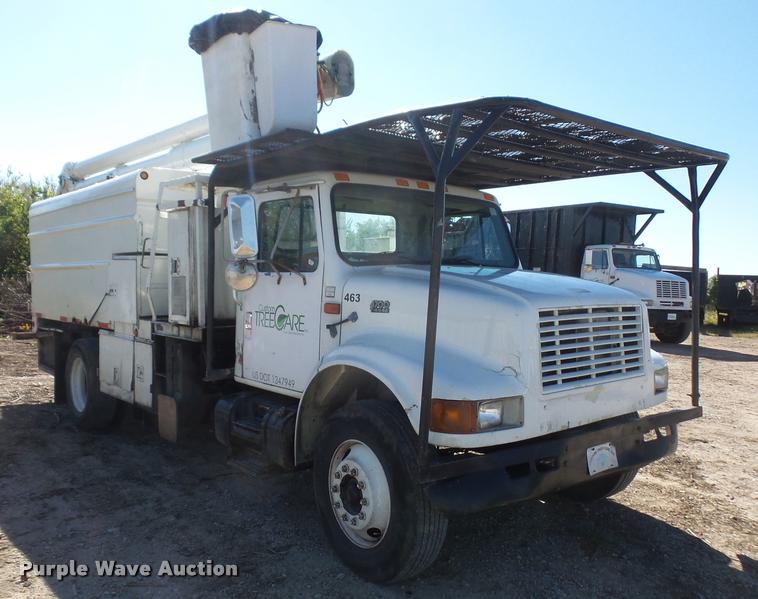 image for item DA3965 1999 International 4700 bucket/forestry truck
