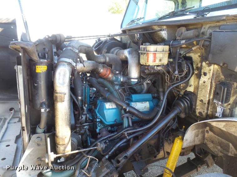 image for item DA3965 1999 International 4700 bucket/forestry truck