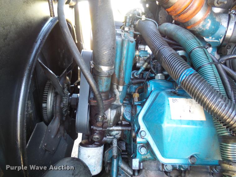 image for item DA3965 1999 International 4700 bucket/forestry truck