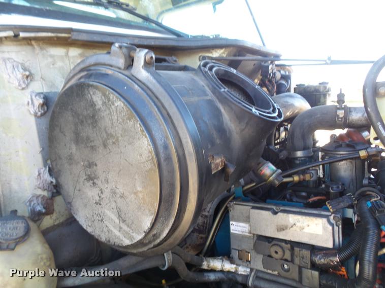 image for item DA3965 1999 International 4700 bucket/forestry truck