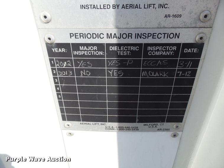 image for item DA3965 1999 International 4700 bucket/forestry truck