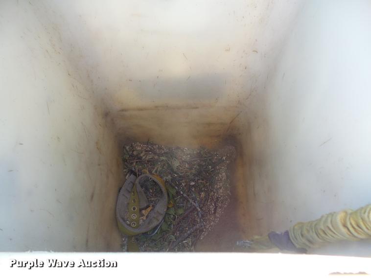 image for item DA3965 1999 International 4700 bucket/forestry truck