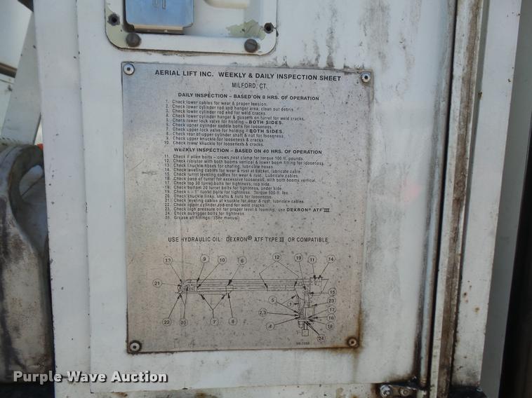 image for item DA3965 1999 International 4700 bucket/forestry truck