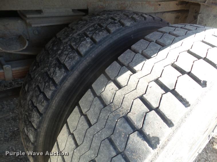 image for item DA3965 1999 International 4700 bucket/forestry truck