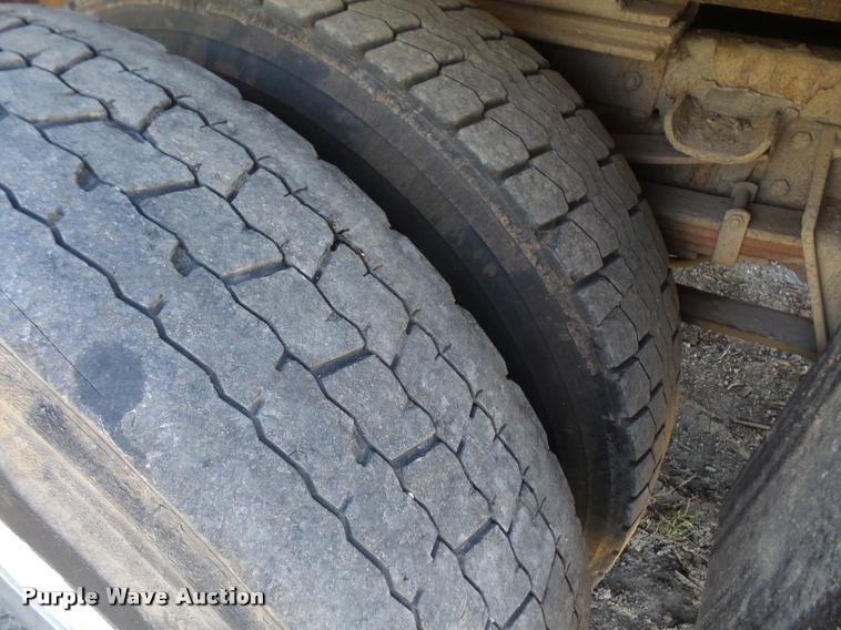 image for item DA3965 1999 International 4700 bucket/forestry truck