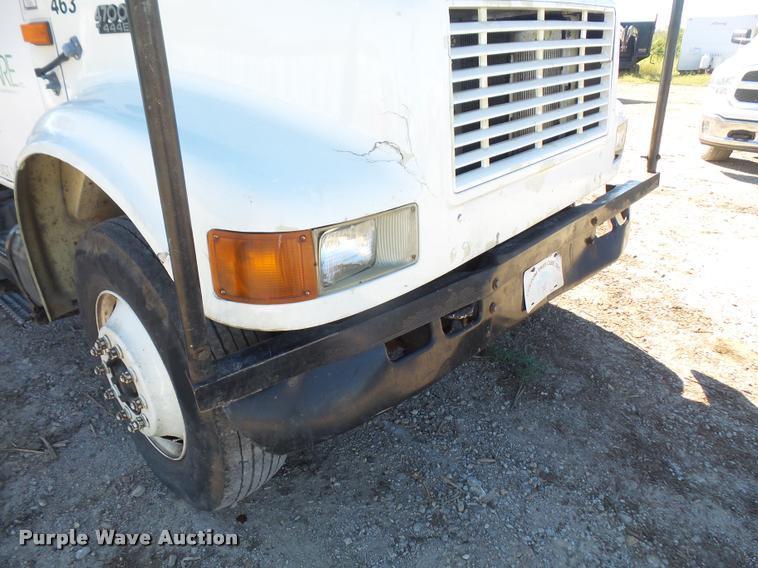 image for item DA3965 1999 International 4700 bucket/forestry truck