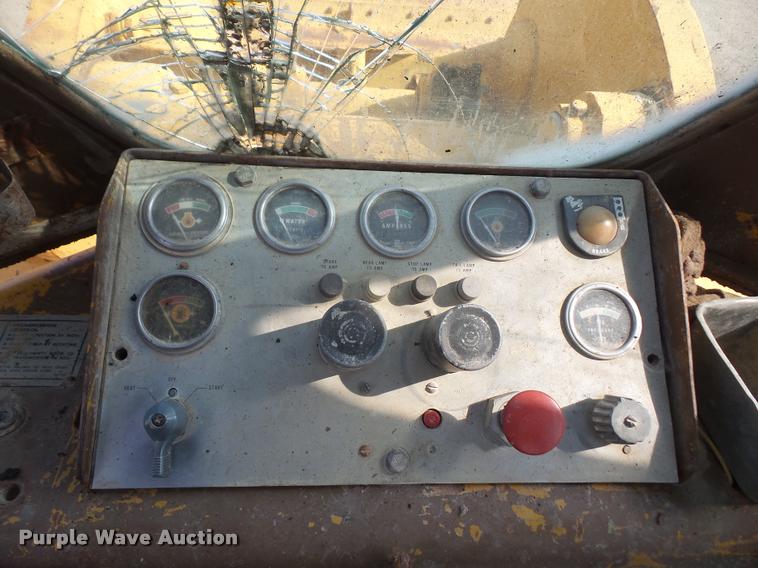 image for item DA3968 1971 Caterpillar 950 wheel loader