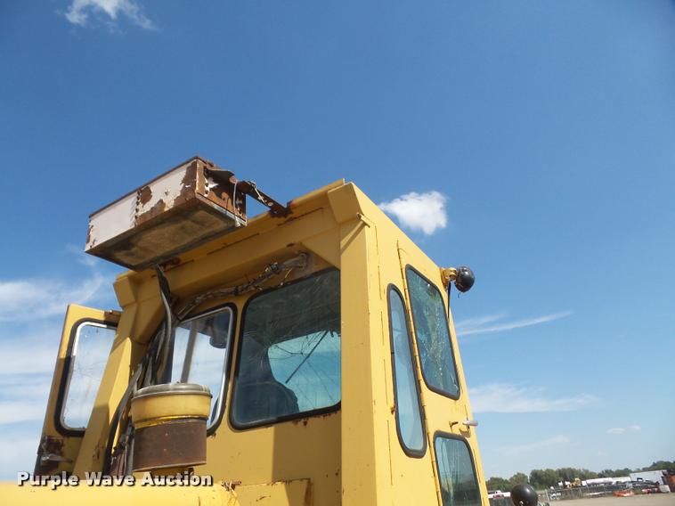 image for item DA3968 1971 Caterpillar 950 wheel loader