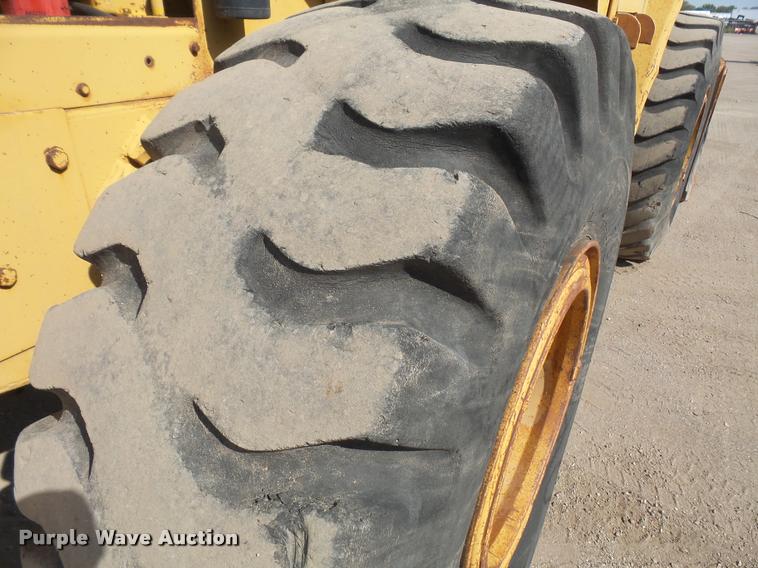 image for item DA3968 1971 Caterpillar 950 wheel loader