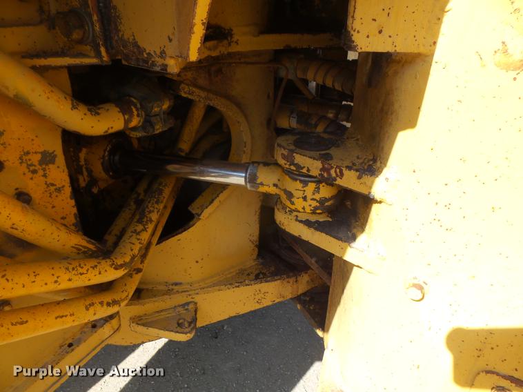 image for item DA3968 1971 Caterpillar 950 wheel loader