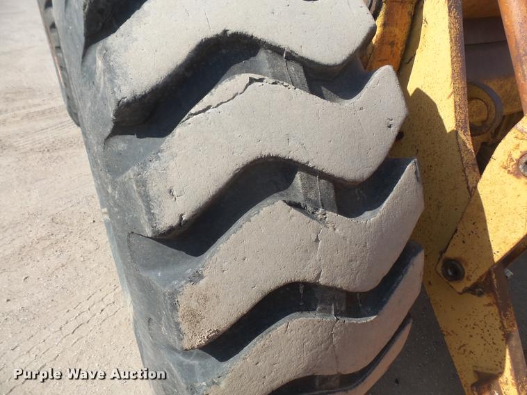 image for item DA3968 1971 Caterpillar 950 wheel loader