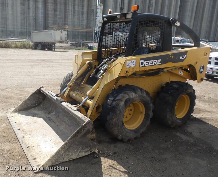 image for item DA3970 2006 John Deere 328 skid steer