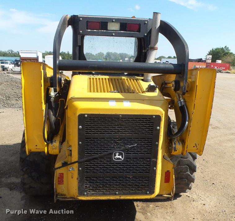 image for item DA3970 2006 John Deere 328 skid steer