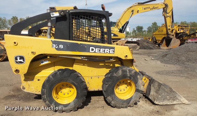 image for item DA3970 2006 John Deere 328 skid steer