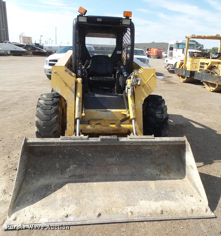 image for item DA3970 2006 John Deere 328 skid steer