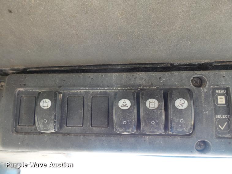 image for item DA3970 2006 John Deere 328 skid steer