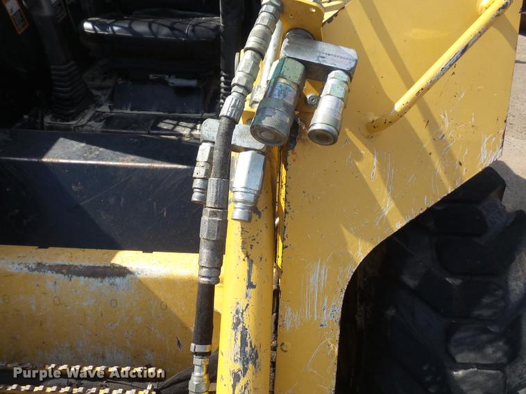 image for item DA3970 2006 John Deere 328 skid steer