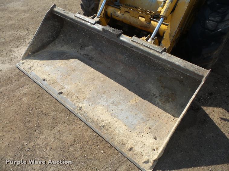 image for item DA3970 2006 John Deere 328 skid steer