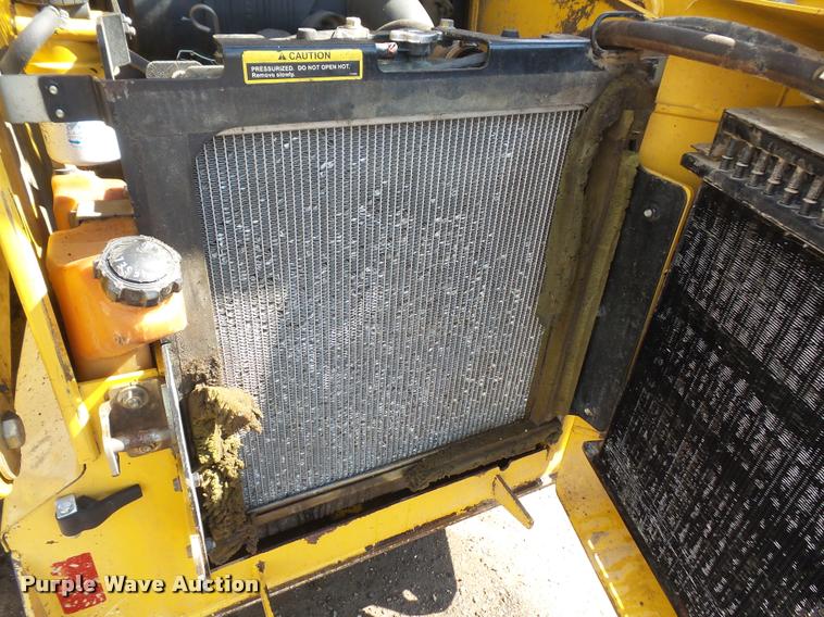 image for item DA3970 2006 John Deere 328 skid steer