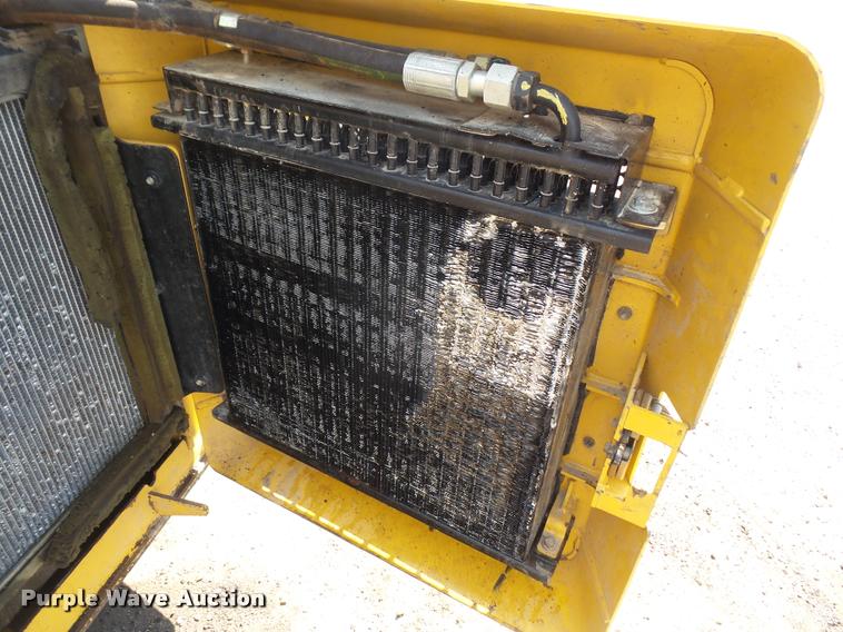 image for item DA3970 2006 John Deere 328 skid steer