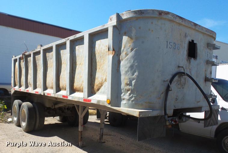 image for item DA3975 1998 Hilbilt end dump trailer