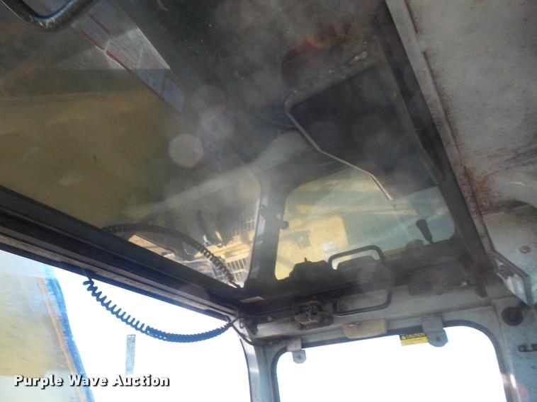 image for item DA3980 2000 Komatsu PC228USLC-2 excavator