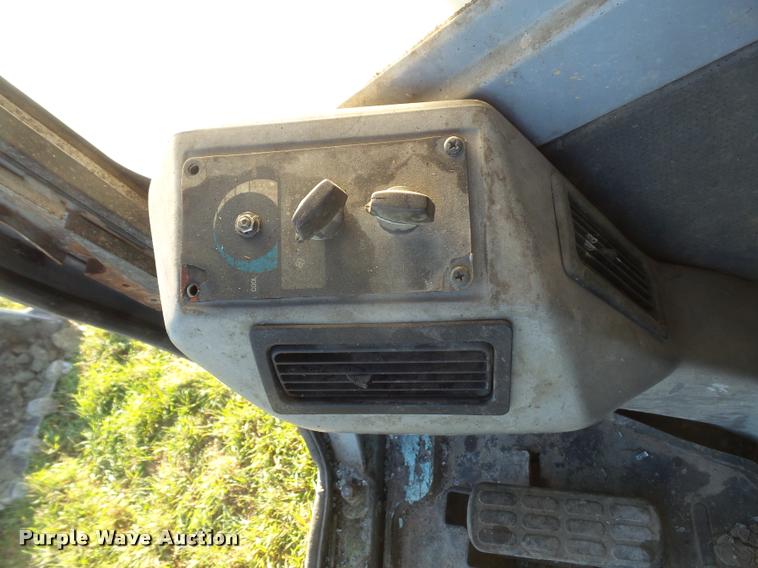 image for item DA3980 2000 Komatsu PC228USLC-2 excavator