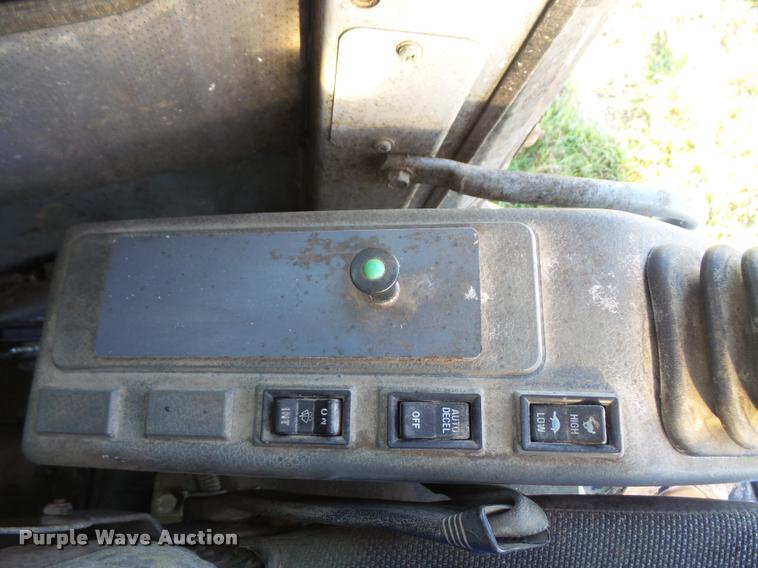 image for item DA3980 2000 Komatsu PC228USLC-2 excavator