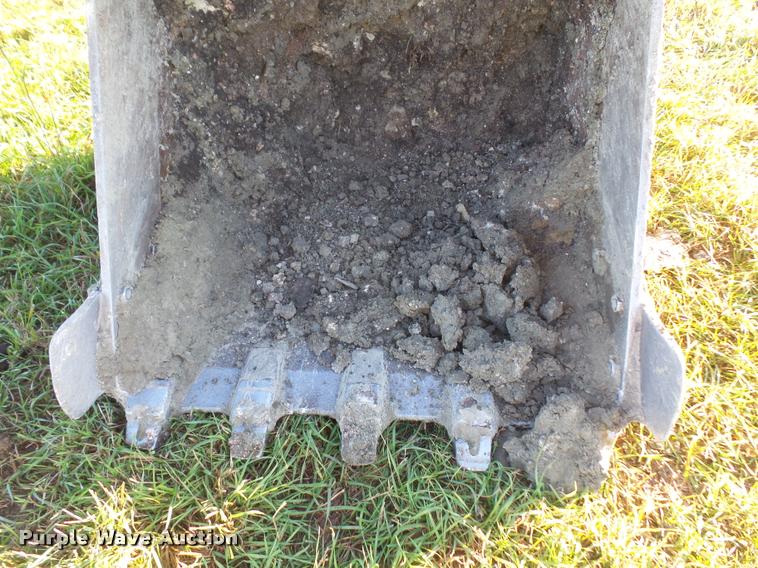 image for item DA3980 2000 Komatsu PC228USLC-2 excavator