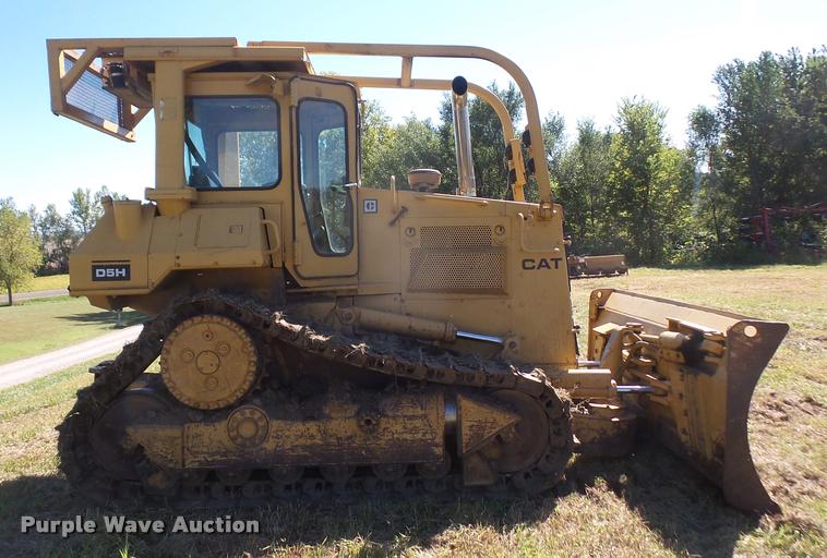 image for item DA3987 1989 Caterpillar D5H dozer