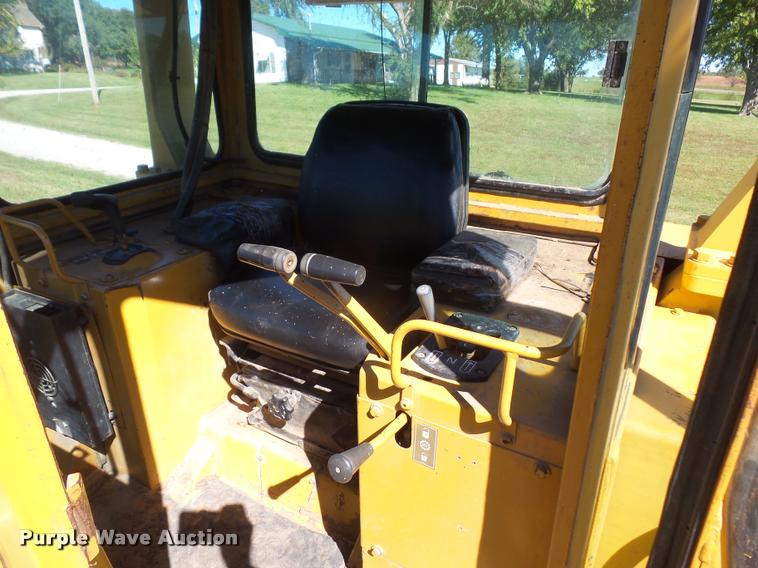 image for item DA3987 1989 Caterpillar D5H dozer