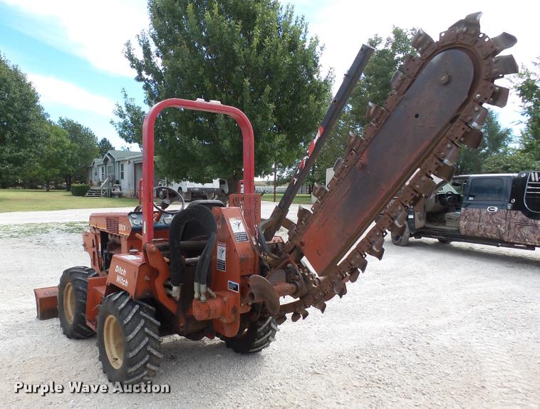image for item DA4656 2004 Ditch Witch 3700 trencher