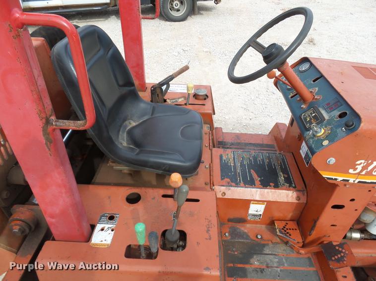 image for item DA4656 2004 Ditch Witch 3700 trencher