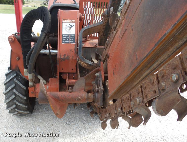 image for item DA4656 2004 Ditch Witch 3700 trencher