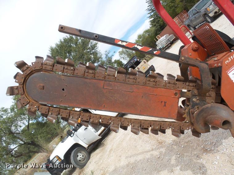 image for item DA4656 2004 Ditch Witch 3700 trencher