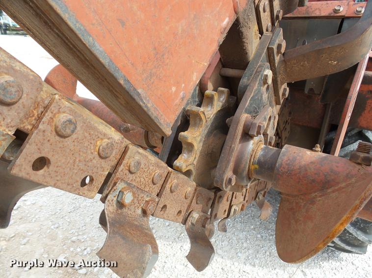 image for item DA4656 2004 Ditch Witch 3700 trencher
