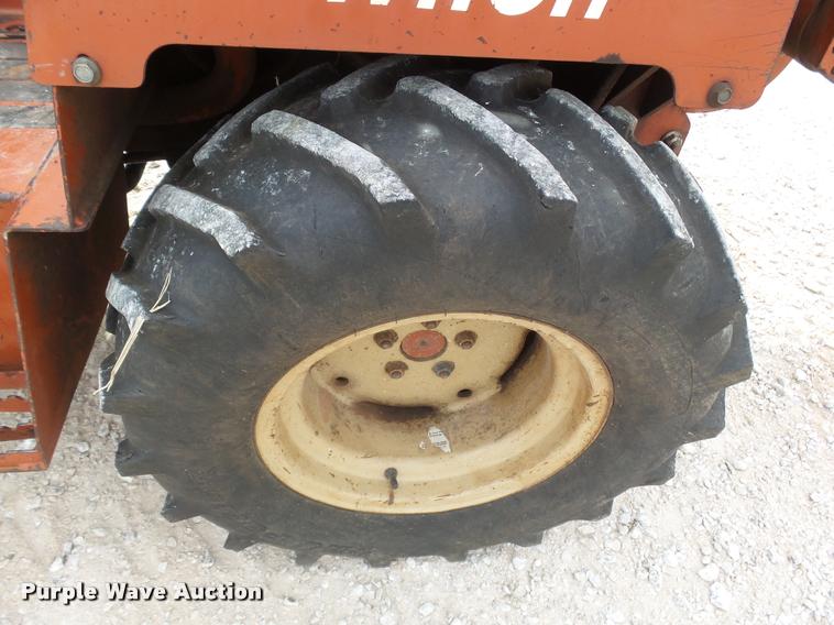 image for item DA4656 2004 Ditch Witch 3700 trencher