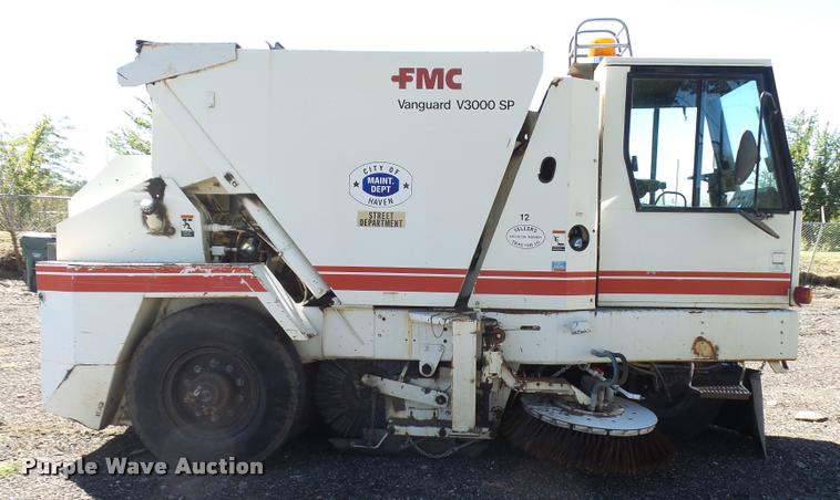 image for item DA9815 1989 FMC Vanguard V3000SP street sweeper