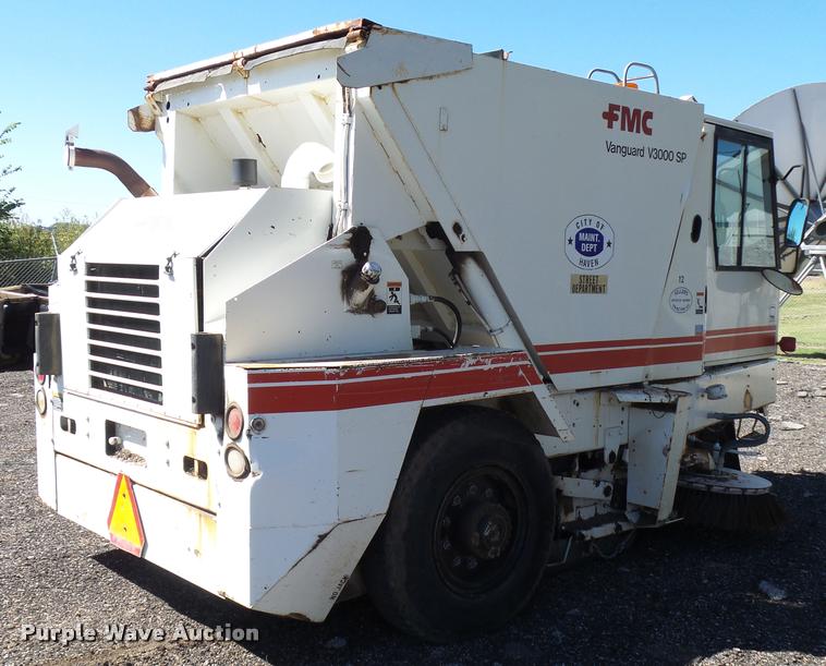 image for item DA9815 1989 FMC Vanguard V3000SP street sweeper