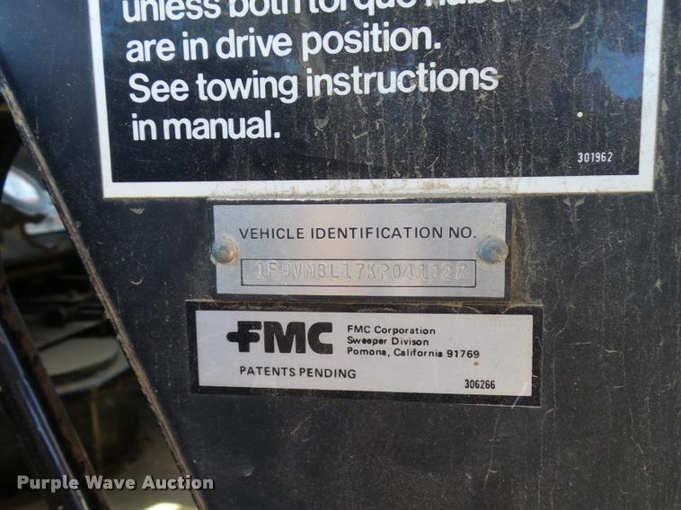 image for item DA9815 1989 FMC Vanguard V3000SP street sweeper