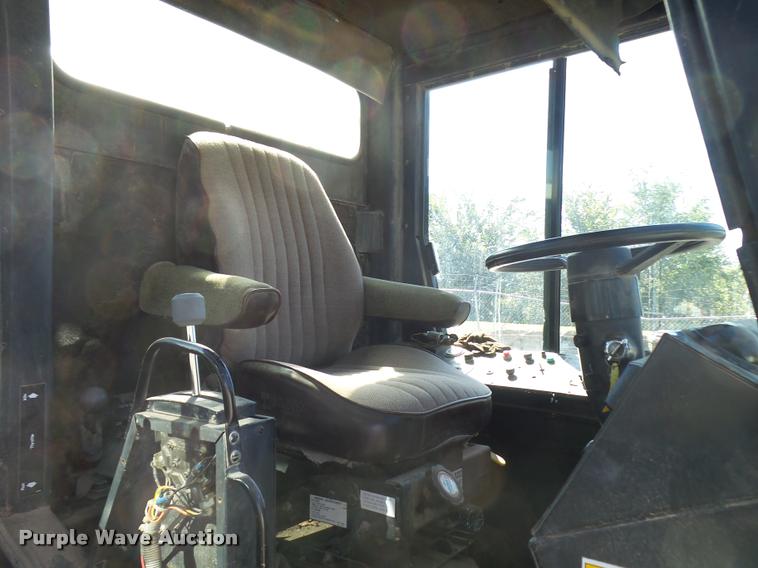 image for item DA9815 1989 FMC Vanguard V3000SP street sweeper