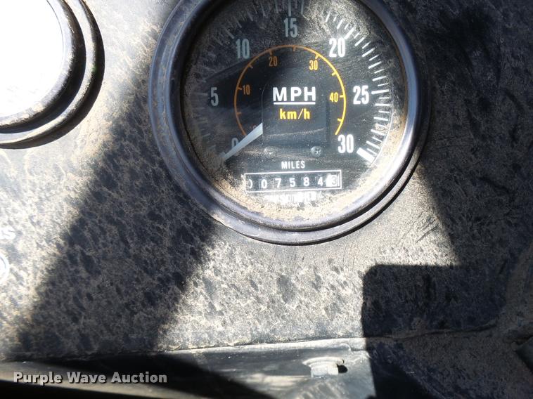 image for item DA9815 1989 FMC Vanguard V3000SP street sweeper