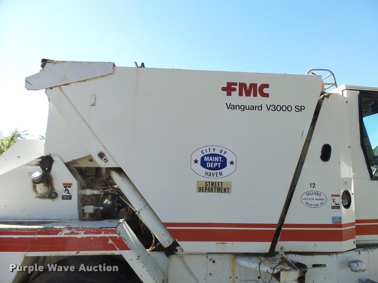 image for item DA9815 1989 FMC Vanguard V3000SP street sweeper