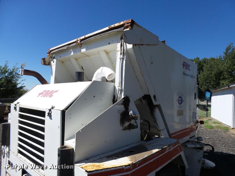 image for item DA9815 1989 FMC Vanguard V3000SP street sweeper