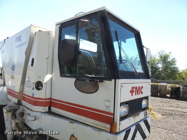 image for item DA9815 1989 FMC Vanguard V3000SP street sweeper