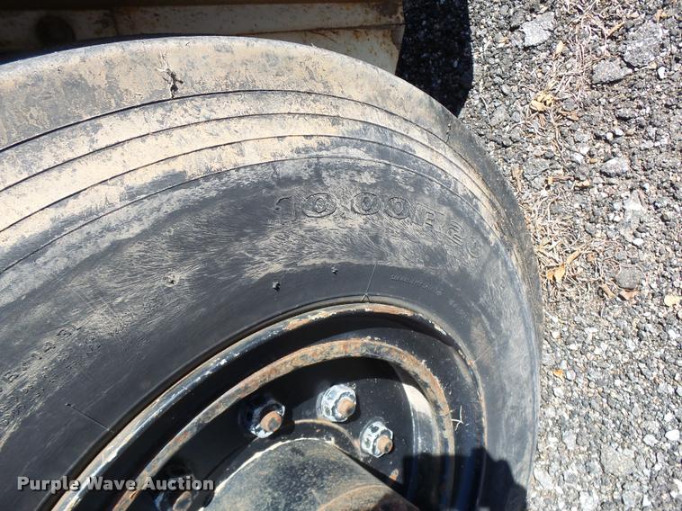 image for item DA9815 1989 FMC Vanguard V3000SP street sweeper