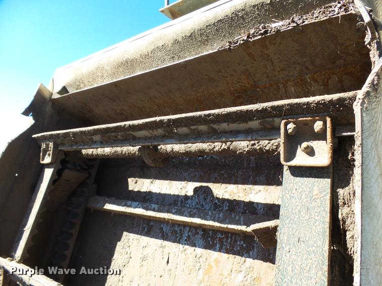 image for item DA9815 1989 FMC Vanguard V3000SP street sweeper