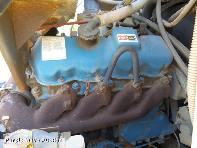 image for item DA9815 1989 FMC Vanguard V3000SP street sweeper