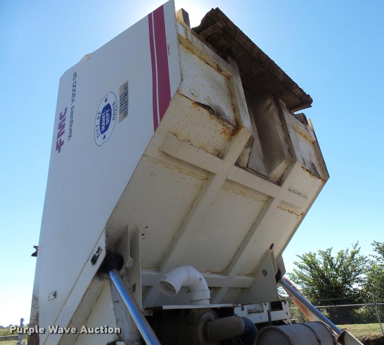 image for item DA9815 1989 FMC Vanguard V3000SP street sweeper