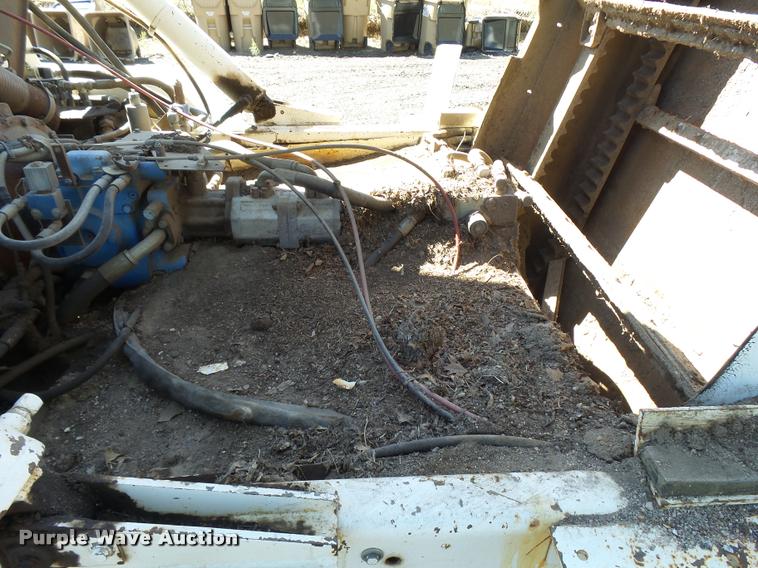 image for item DA9815 1989 FMC Vanguard V3000SP street sweeper